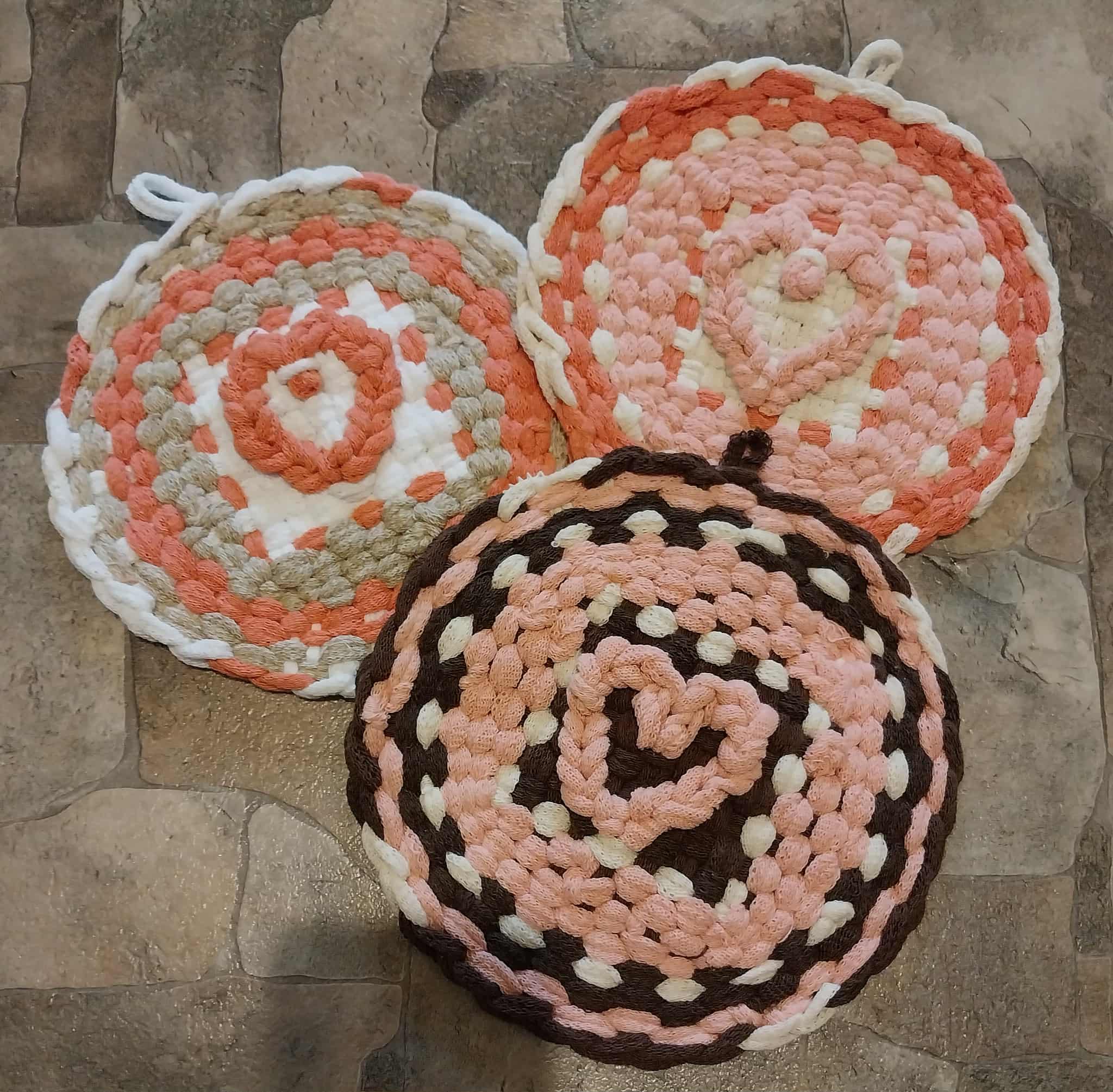 “Round, Round, We Get a Round!”—Alternative Weaving with Alternative Looms - Online Workshop with Terri Frantz