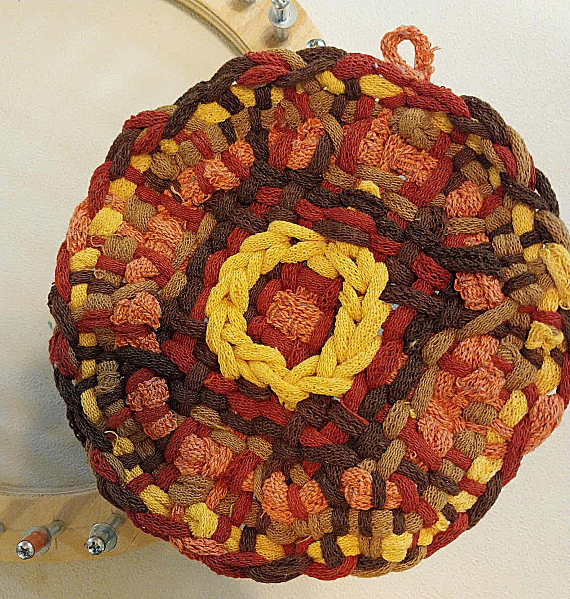 “Round, Round, We Get a Round!”—Alternative Weaving with Alternative Looms - Online Workshop with Terri Frantz