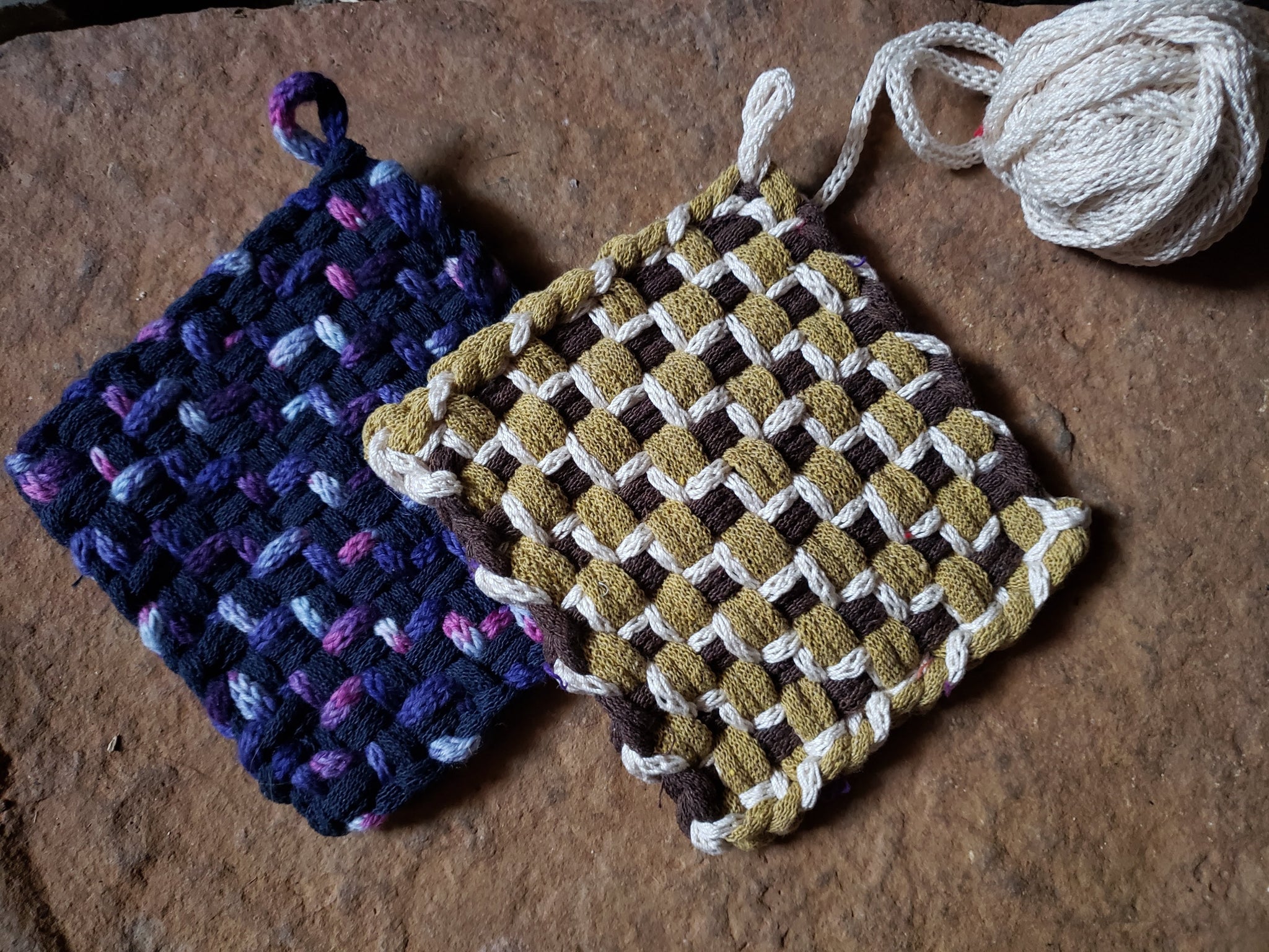 Workshop Recording DUO - Creating and using I-cord for potholder weaving - with Linda Lutomski